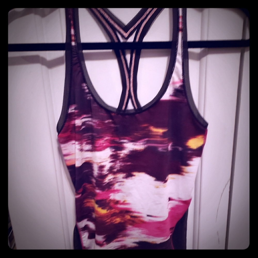 Lululemon tank